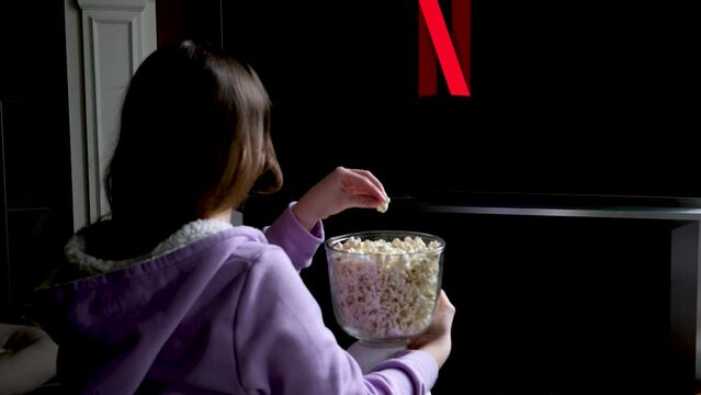 “Just One More Episode”: The Science Behind Your Netflix Binges